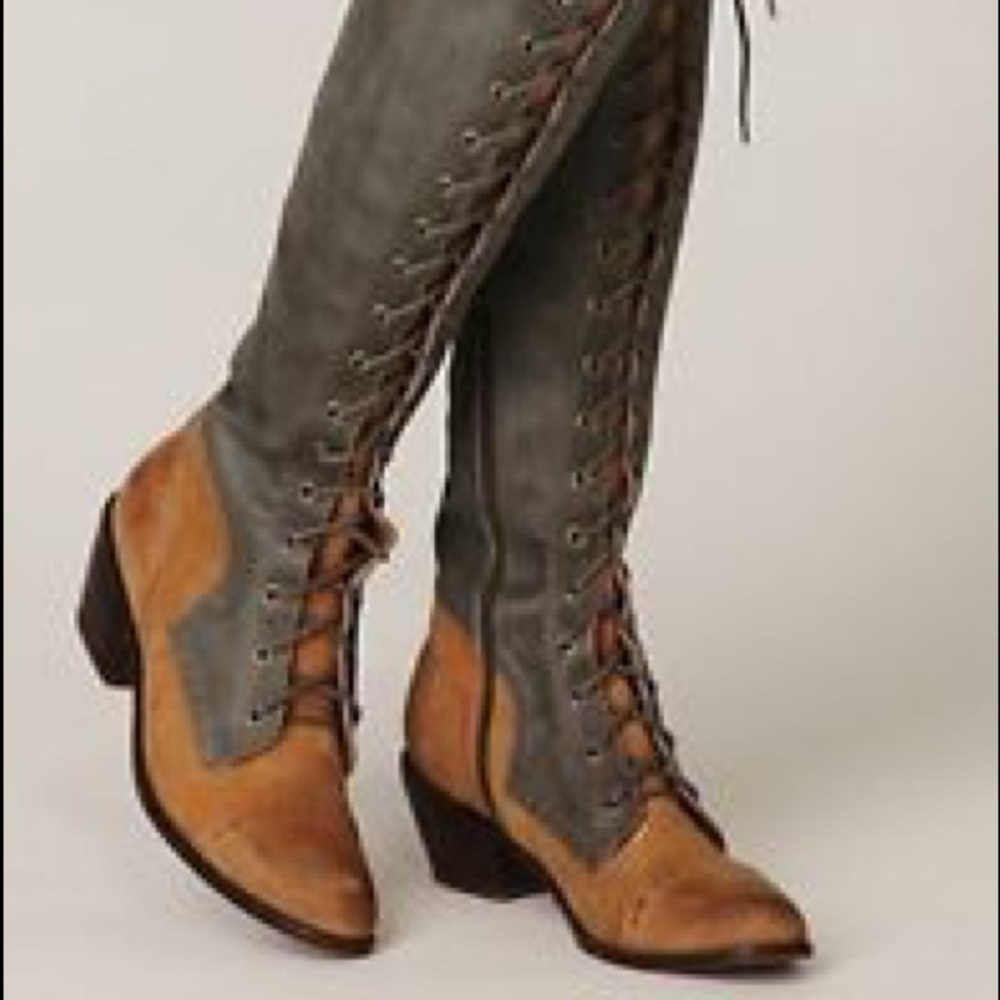 Joe lace up boots in excellent condition